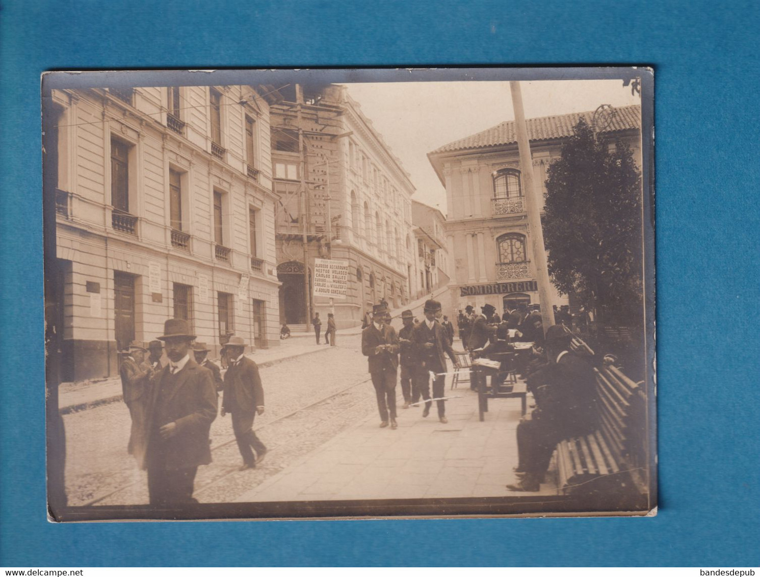 BOLIVIE Rare Photo Originale LA PAZ Une Rue Animée Magasin Chapeaux Chapellerie Sombrereri Circa 1910 - Bolivie