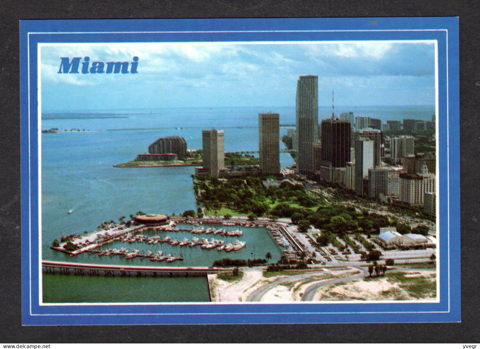Etats Unis - MIAMI - Miami's Downtown Skyline With Famed Biscayne Bay And The Miamarina - Miami