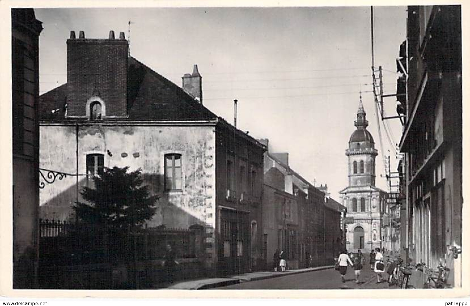 FRANCE - Lot de 20 CPSM photos noir et blanc format CPA années 1945-1960's en BON ETAT (Cf détails dans description)