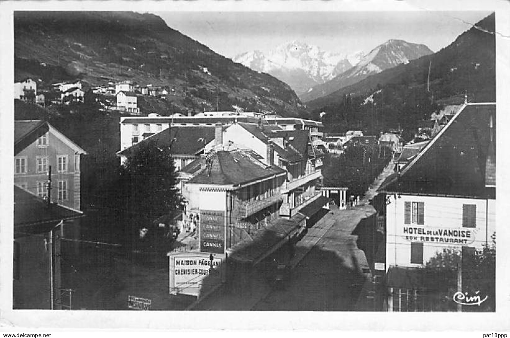 FRANCE - Lot de 20 CPSM photos noir et blanc format CPA années 1945-1960's en BON ETAT (Cf détails dans description)