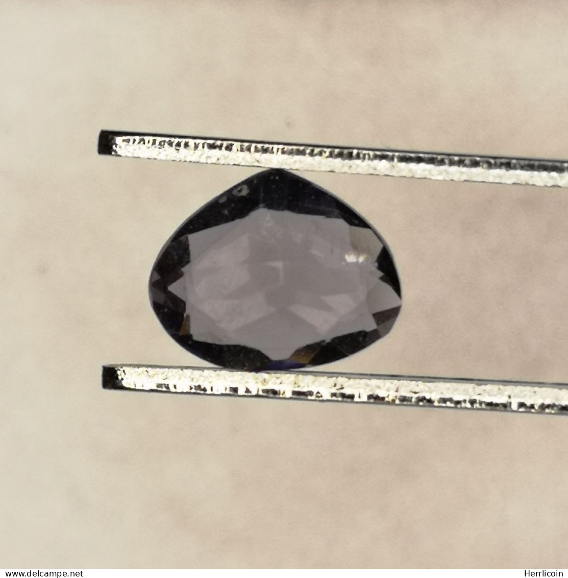 CORDIERITE Naturelle De MADAGASCAR - Poire 0.61 Carat - 5.1 X 7 X 3.1 Mm - Other & Unclassified