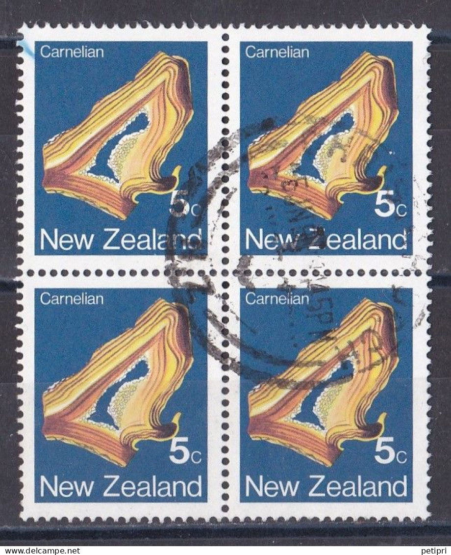 Nouvelle Zélande  1980 - 1989    Y&T  N °  829 Bloc De 4 Oblitéré - Oblitérés