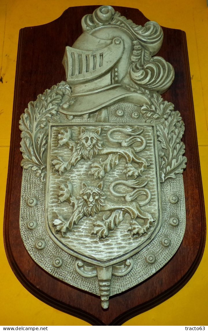 ANCIEN BLASON MURAL BOIS PLATRE GENDARMERIE DE NORMANDIE , FABRICATION ARTISANALE FAIT MAIN GHEYSEN SCULPTURE  , POIDS - Police & Gendarmerie