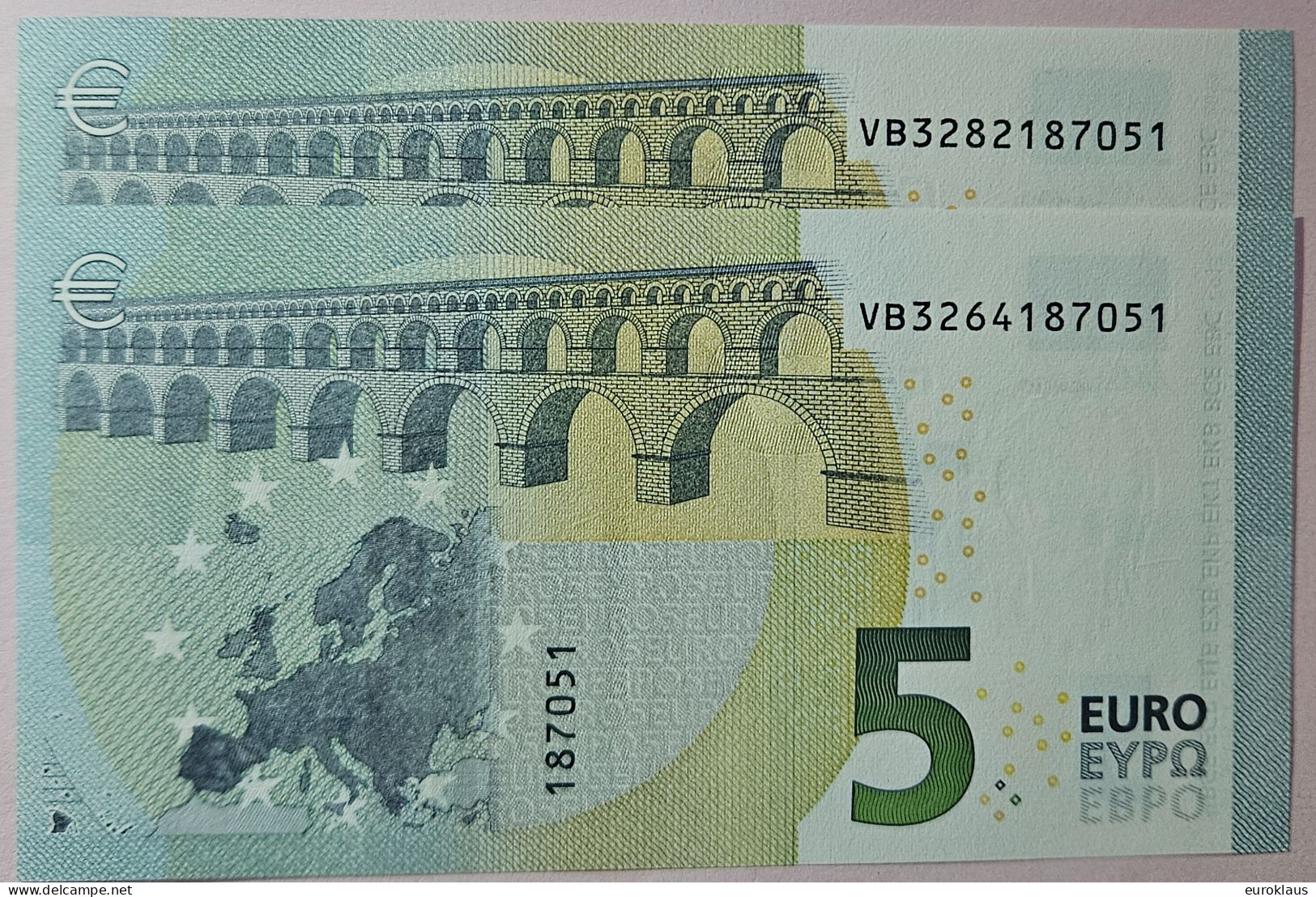 PAIR V009A2/D2 UNC WITH THE SAME NUMBERS - 5 Euro