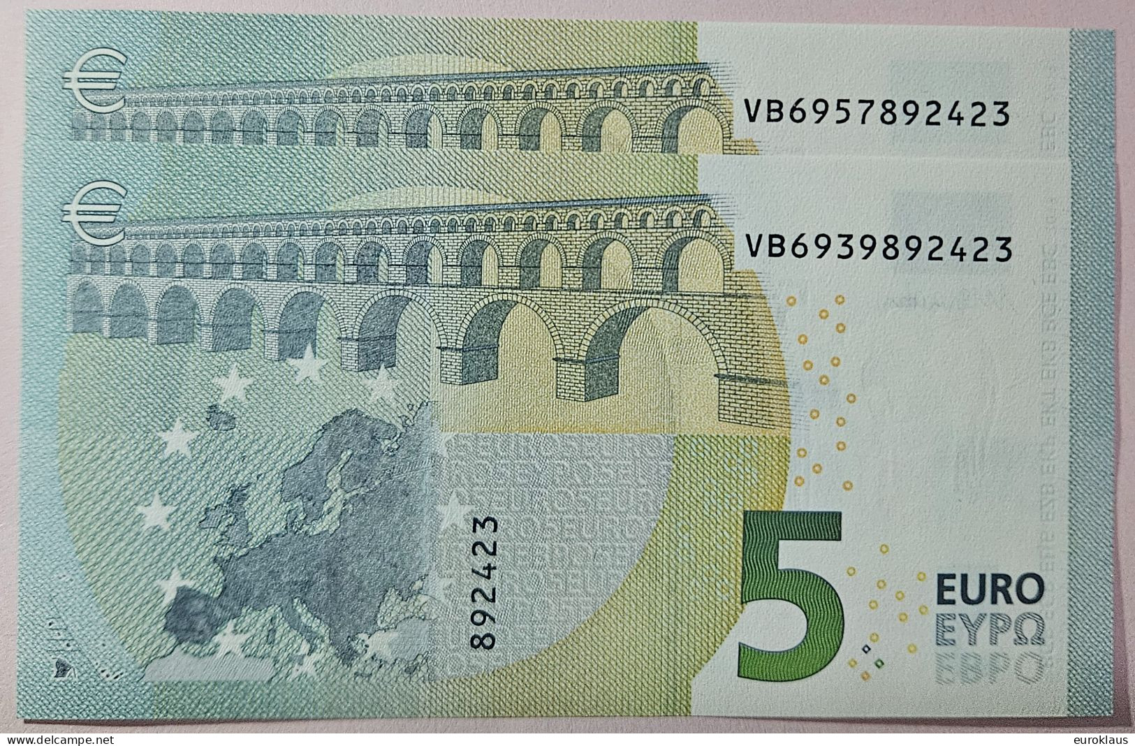PAIR V011D5/G5 UNC WITH THE SAME NUMBERS - 5 Euro