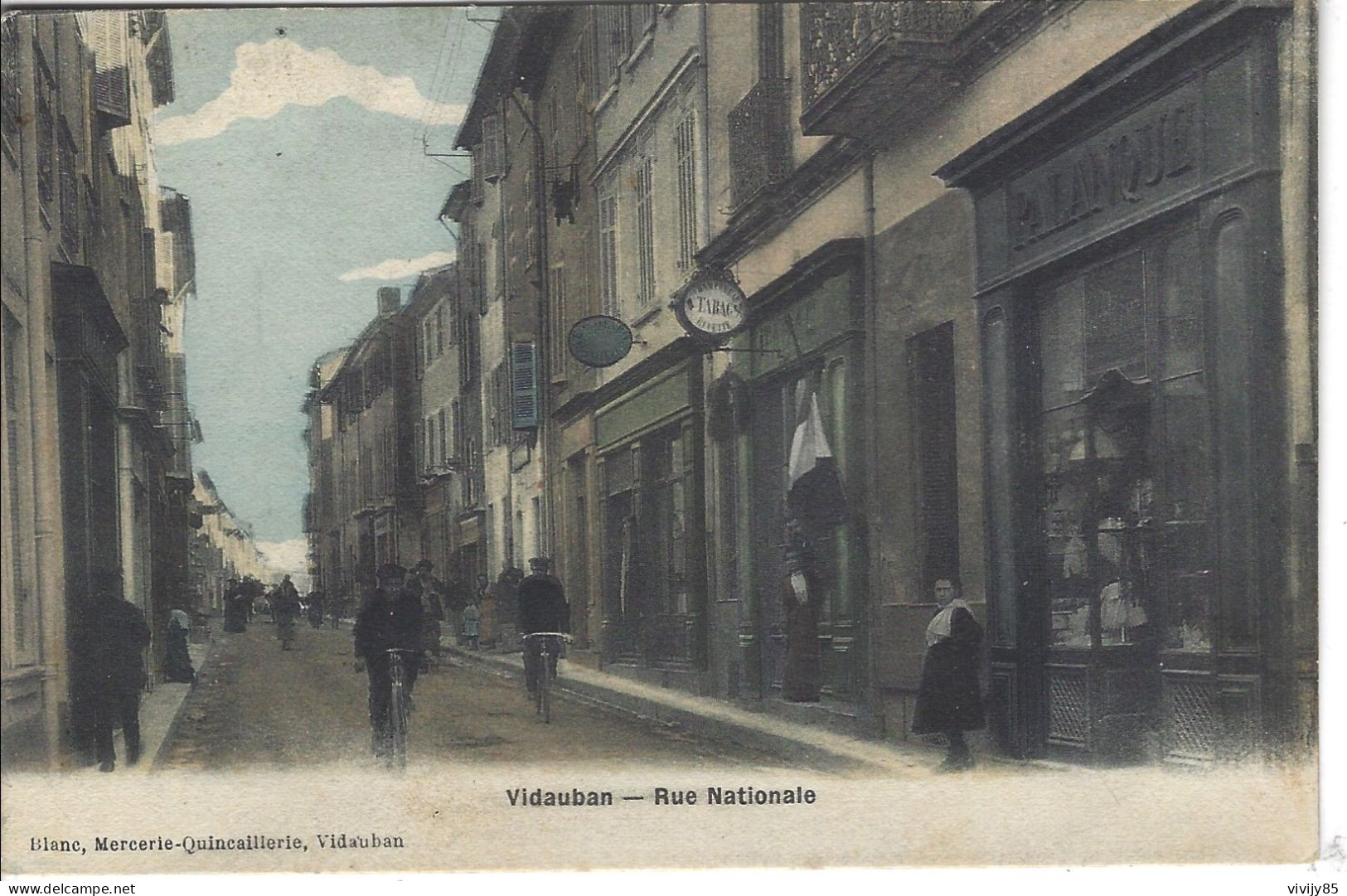 83 - VIDAUBAN - T.Belle Vue Animée Couleur De La Rue Nationale ( Cyclistes ) - Vidauban