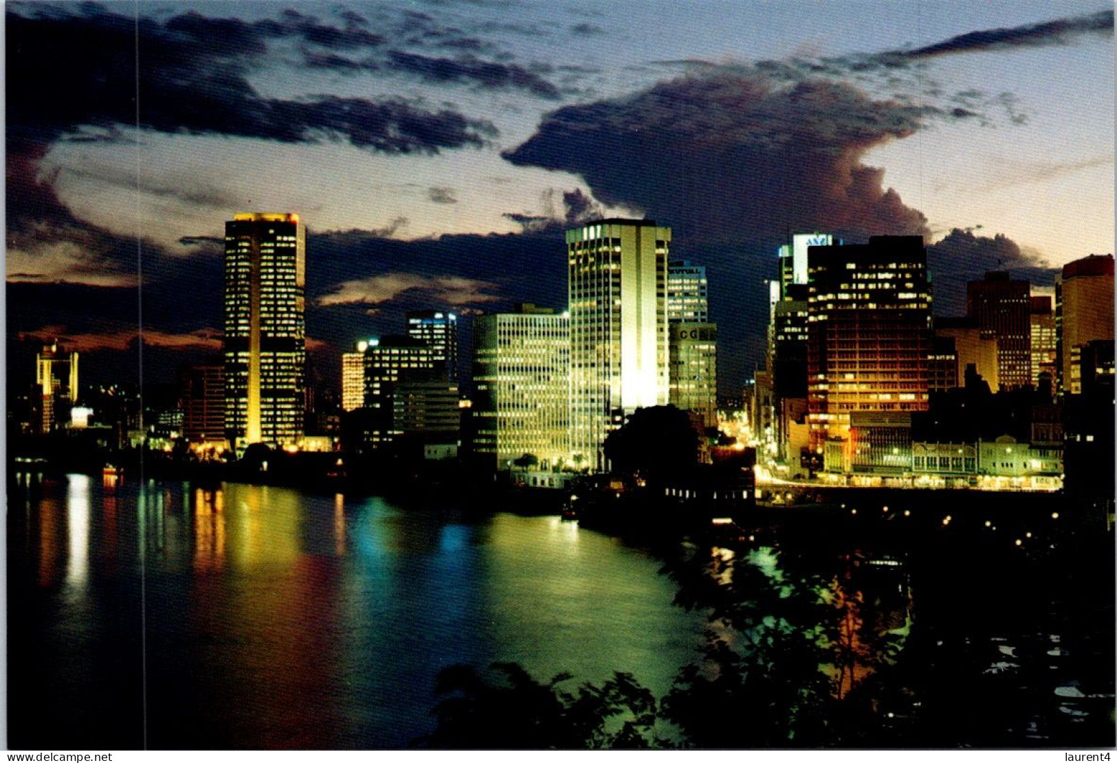 32-1-2024 (2 X 10) Australia (2 Pre-pai Maxicqrd) Quensland (QLD) - Brisbane At Night - Brisbane