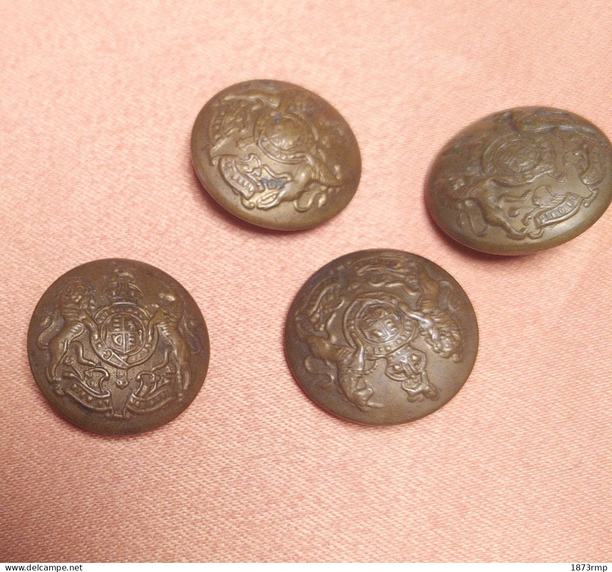 LOT DE 4 BOUTONS ANGLAIS - Buttons