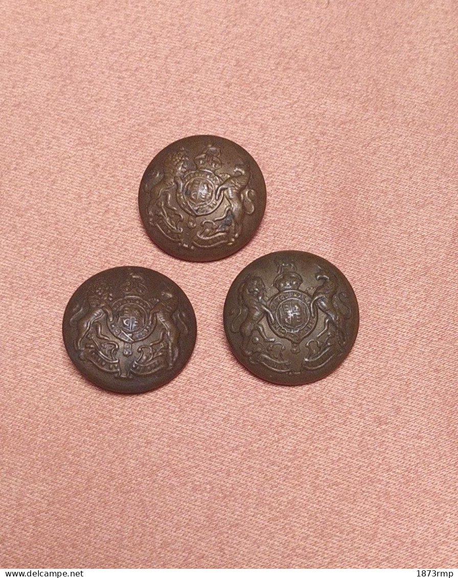 LOT DE 4 BOUTONS ANGLAIS - Boutons