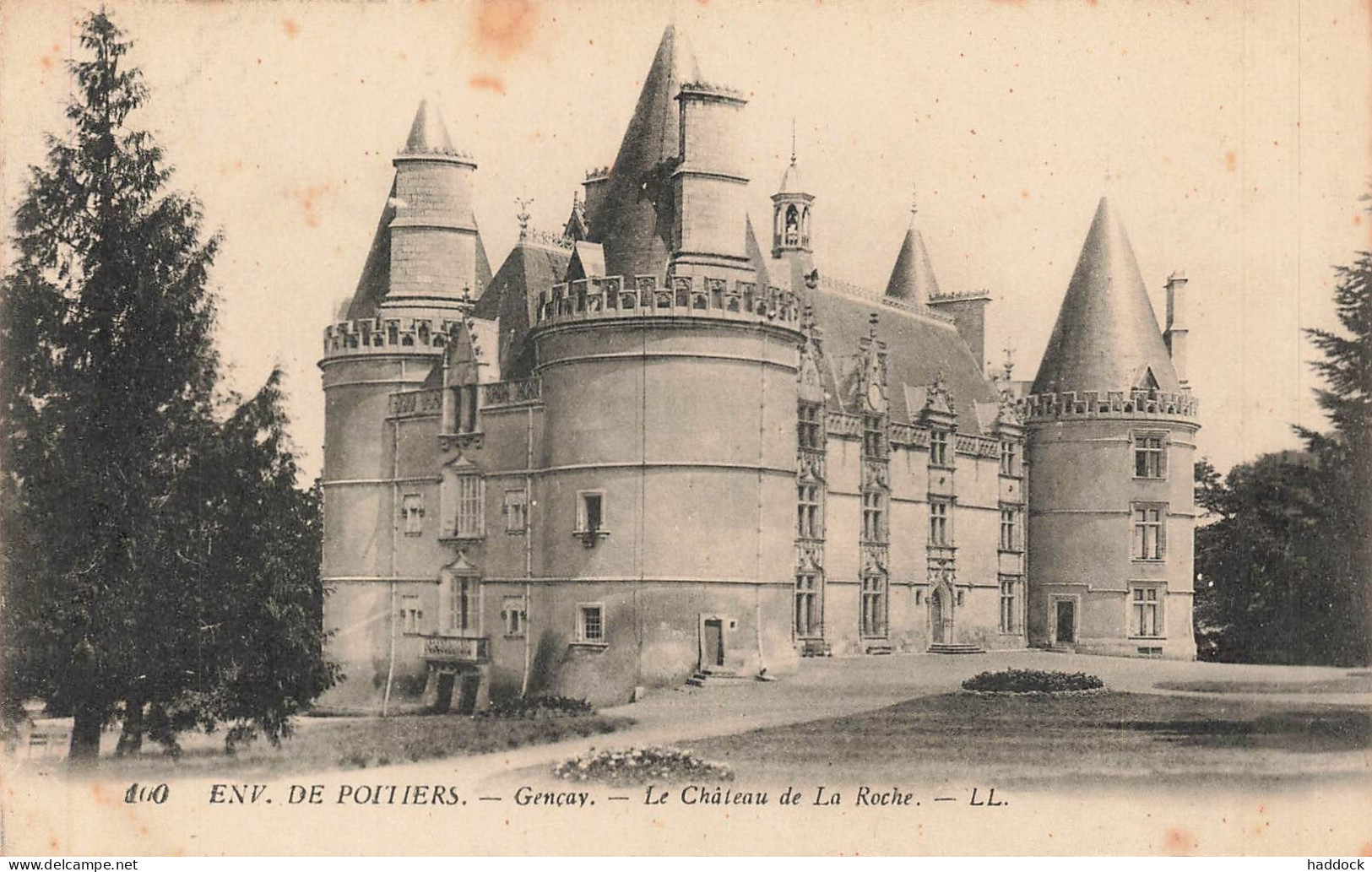 GENCAY : LE CHATEAU DE LA ROCHE - Gencay