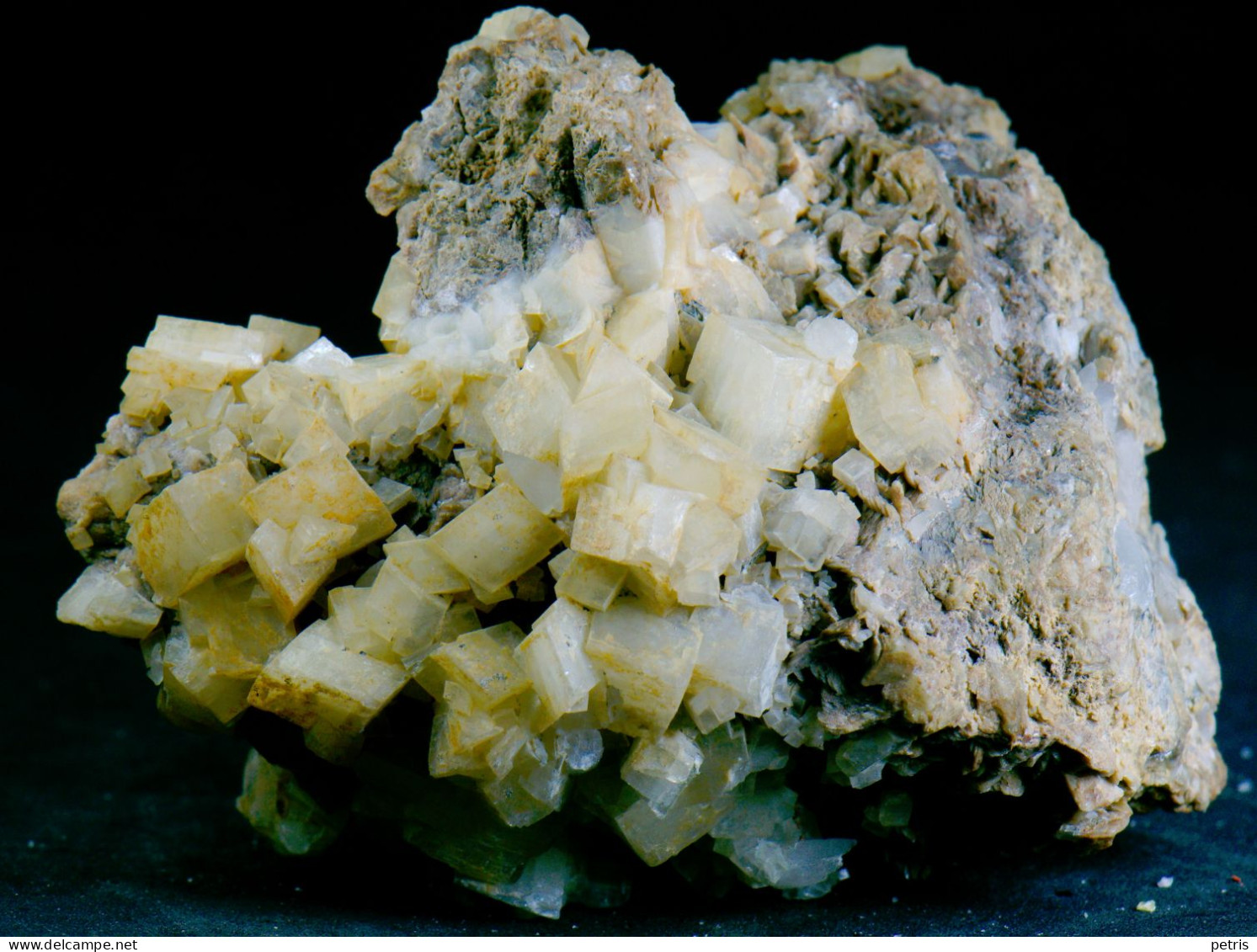 Mineral - Dolomite (Traversella, Torino, Italia) - Lot.1152 - Minéraux