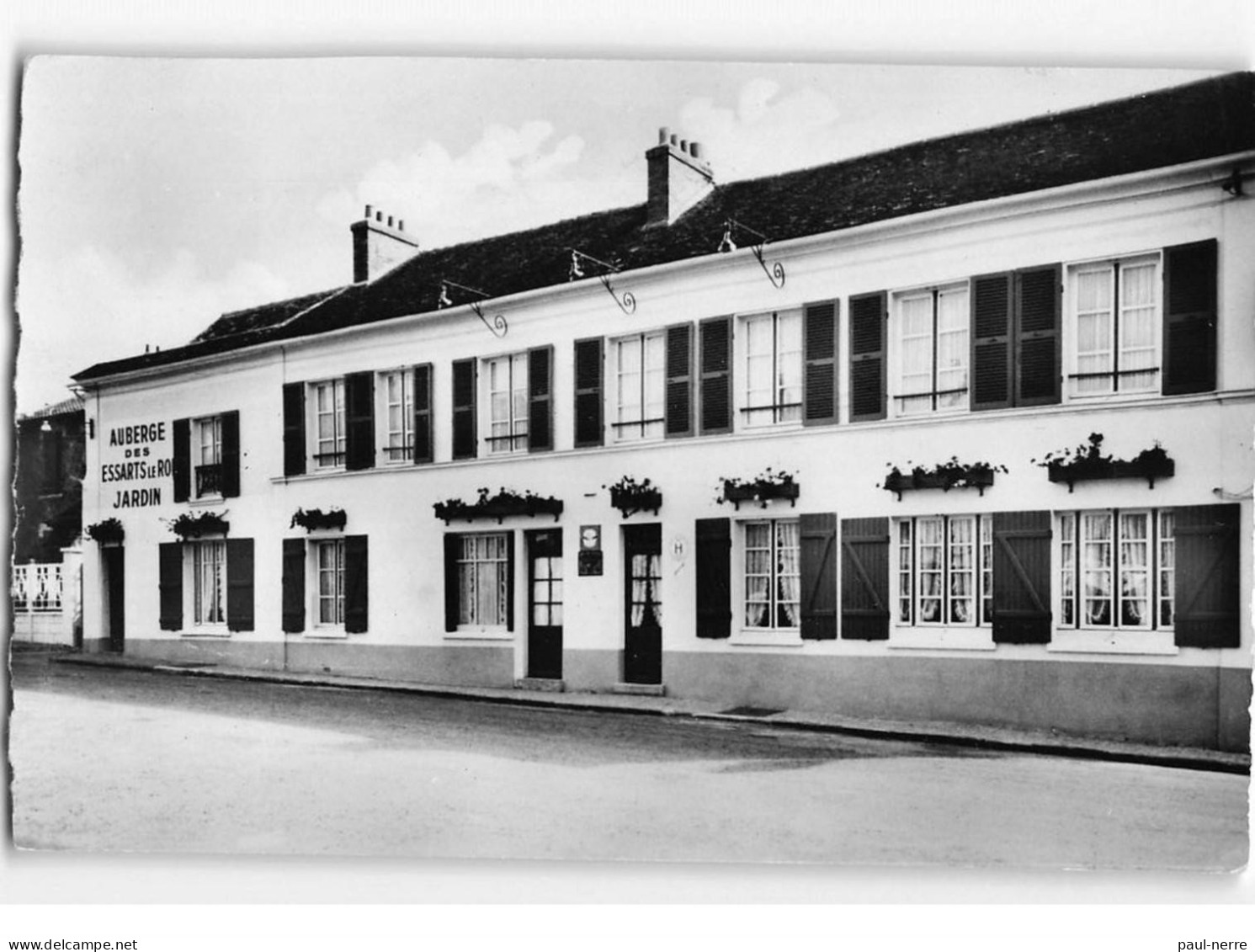 LES ESSARTS LE ROI : Auberge Des Essart Le Roi, Mlles Bracquemond, Propriétaires, Place De La Mairie - Très Bon état - Les Essarts Le Roi