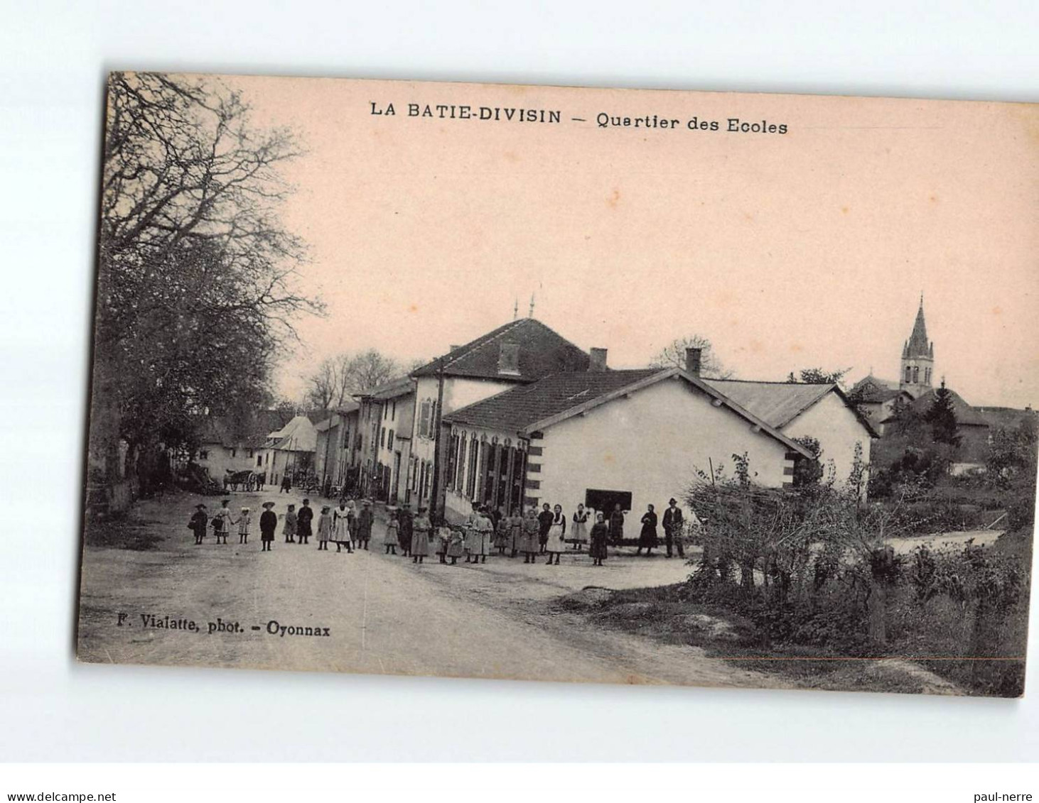 LA BATIE DIVISIN : Quartier Des Ecoles - Très Bon état - Barraux