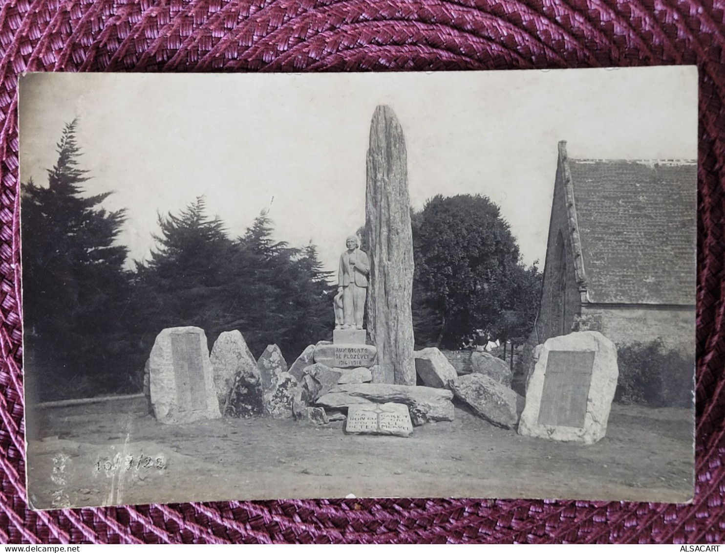 Carte Photo , Monument Aux Morts De Plozevet - Plozevet