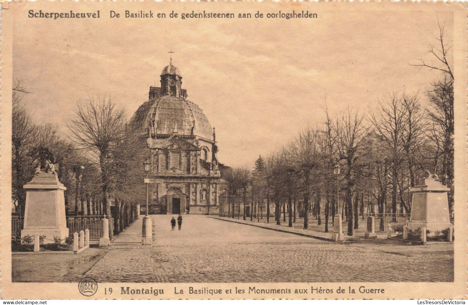 BELGIQUE - Montaigu -  La Basilique Et Les Monuments Aux Héros De La Guerre - Carte Postale Ancienne - Other & Unclassified