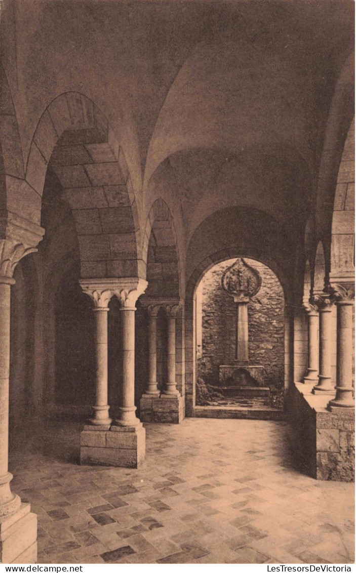 BELGIQUE - Florenville - Porche De La Maison Des Retraitants Avec Vieux Calvaire - Abbaye.. - Carte Postale Ancienne - Florenville