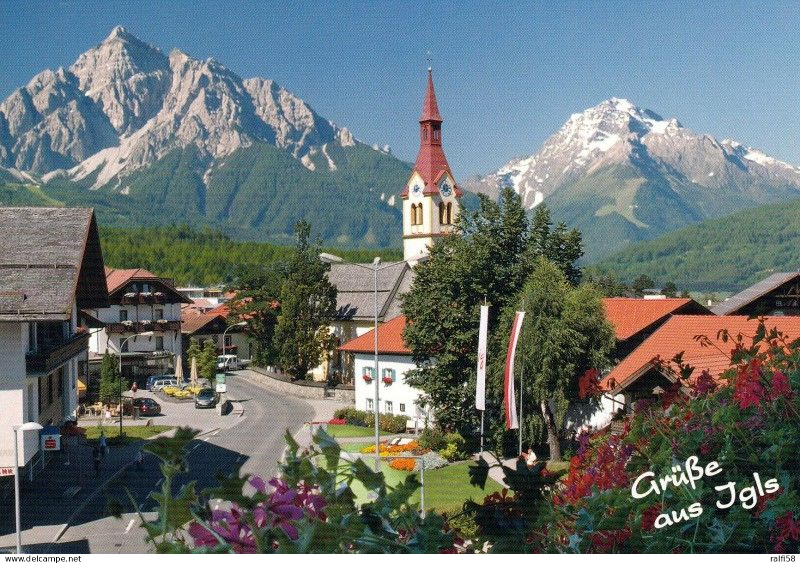 1 AK Österreich / Tirol * Igls Mit Der Pfarrkirche St. Ägidi - Im Hintergrund Serles (2.719 M) Und Habicht (3.280 M) * - Igls