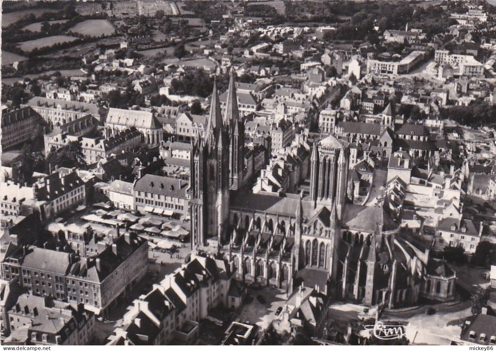 COUTANCES --environ 1960--Vue Générale Aérienne .. - Coutances