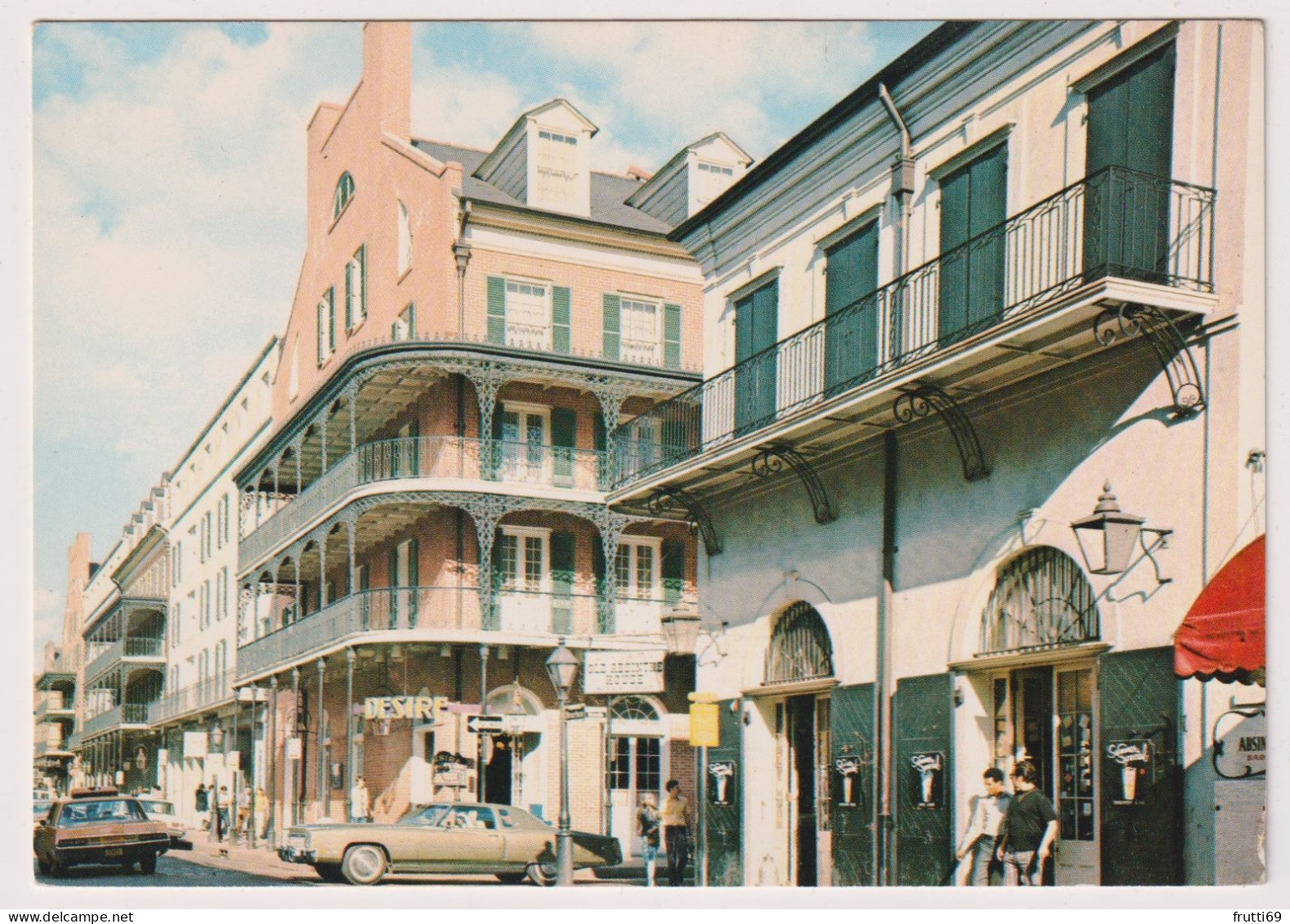 AK 197783 USA - Louisiana - New Orleans - Bourbon Street & Absinthe House - New Orleans