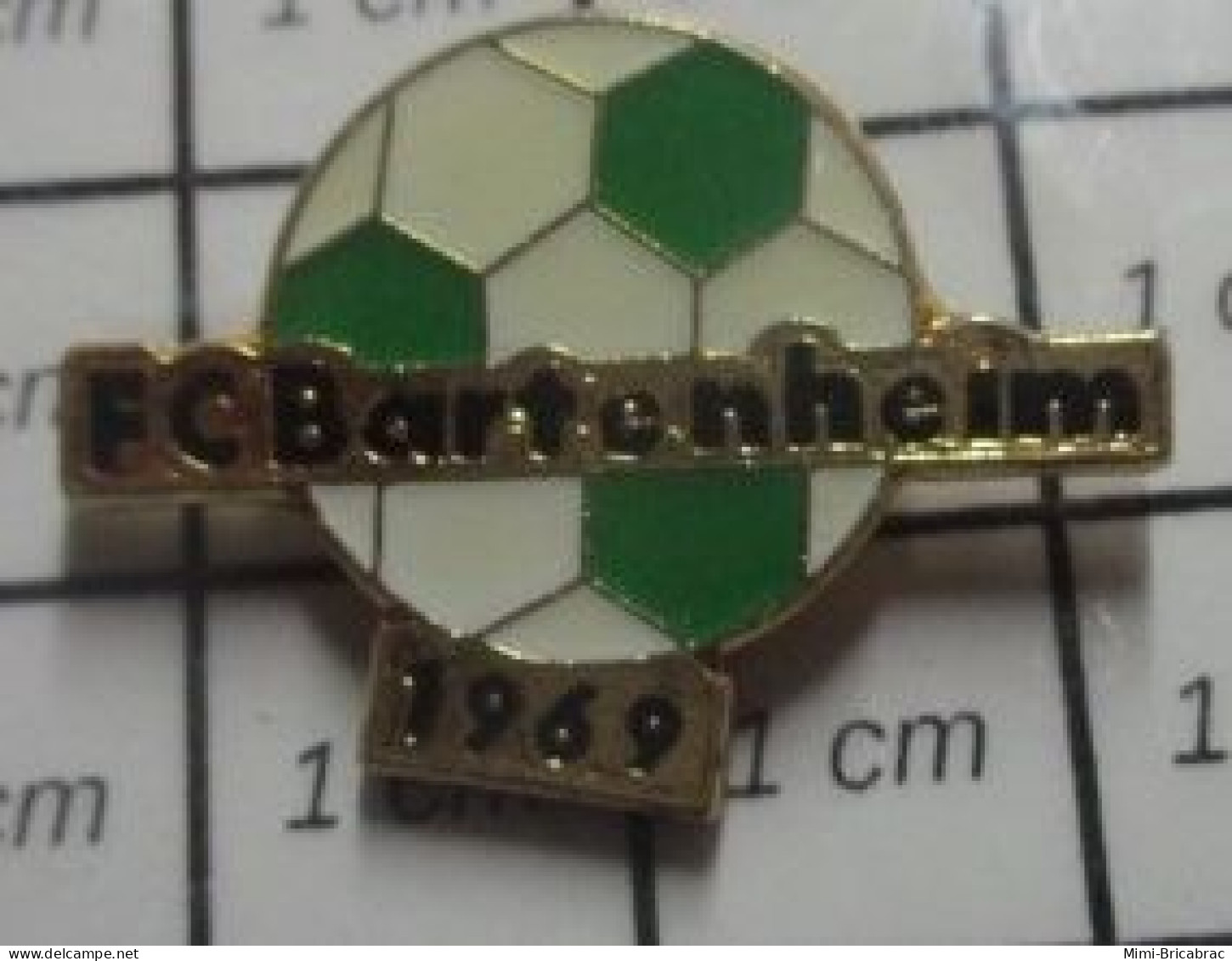 1018B Pins Pin's / Rare & Belle Qualité THEME SPORTS / FOOTBALL CLUB BARTENHEIM 1969 - Football