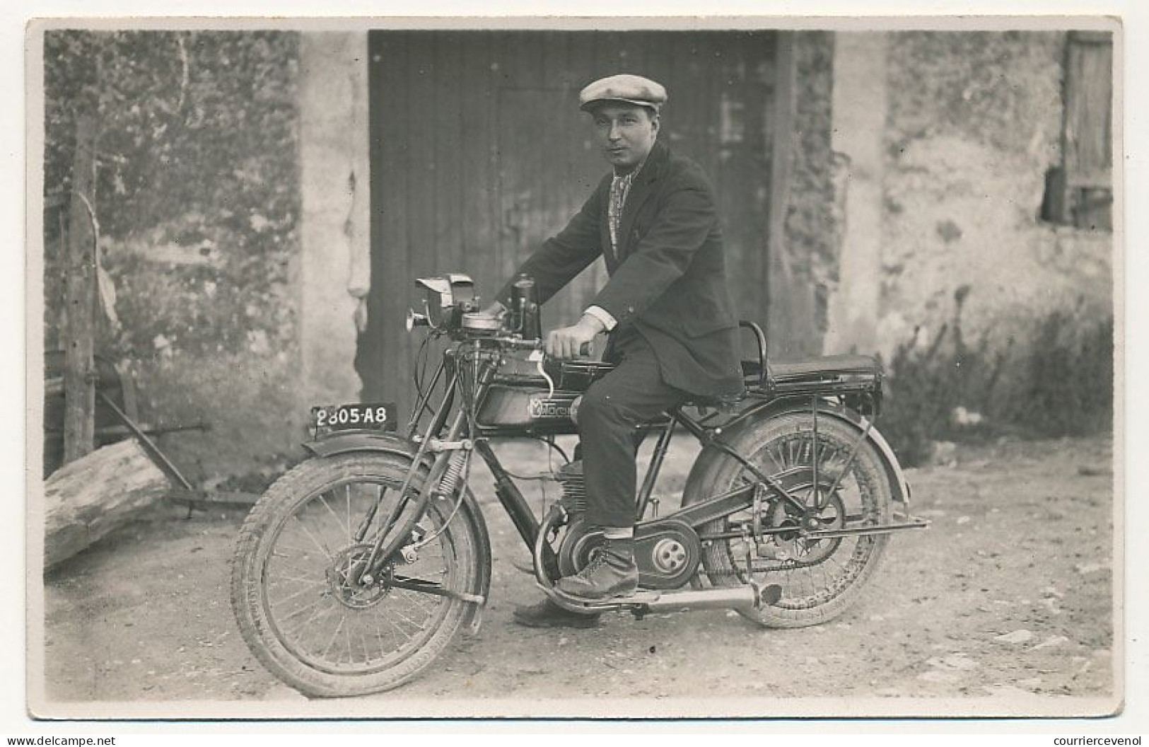 CPA Photo - Motocycliste Seul Sur Sa Machine - Motorfietsen