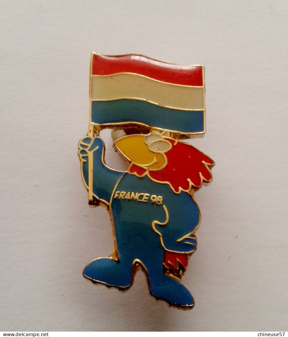 Pin's  Footix France 98 - Football