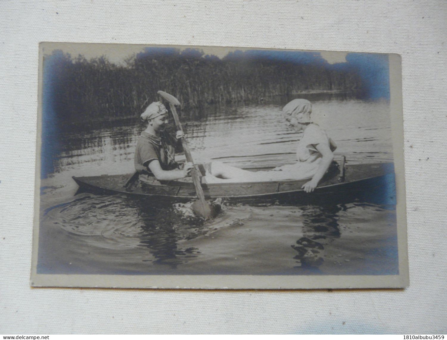 CARTE PHOTO - SCENE ANIMEE : Couple En Canoë - Rowing