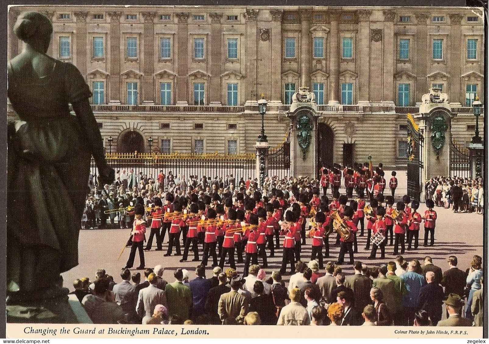 London - Buckingham Palace - Chaniging The Guard - Buckingham Palace