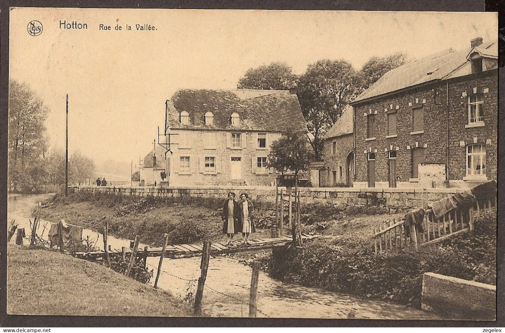 Hotton - Rue De La Vallée Avec Des Jeunes Femmes Sur Le Pont - Animée - Old-timer - 1935 - Hotton