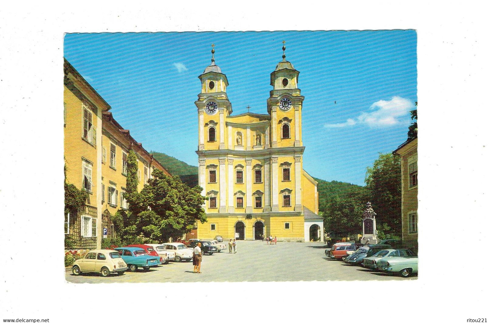 Cpm - Mondsee - Autriche - église - Voiture FIAT JAGUAR - Mondsee