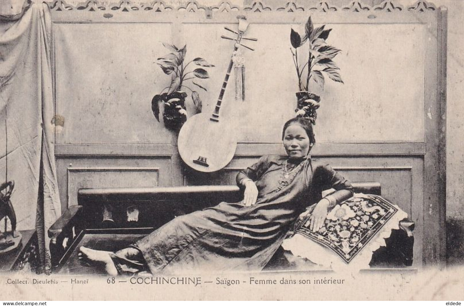 2 Cards Same Girl Congai In Saigon Lying On Sofa With Guitar . Demi Mondaine Prostitute - Asien