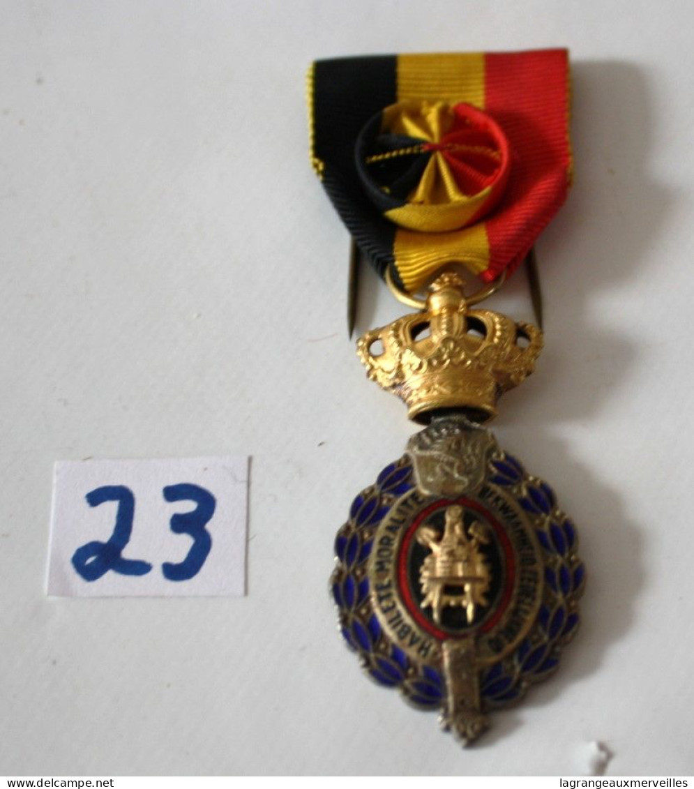 C23 Médaille De 1 ère Classe De L'industrie - Militaria - Décoration - Belgium