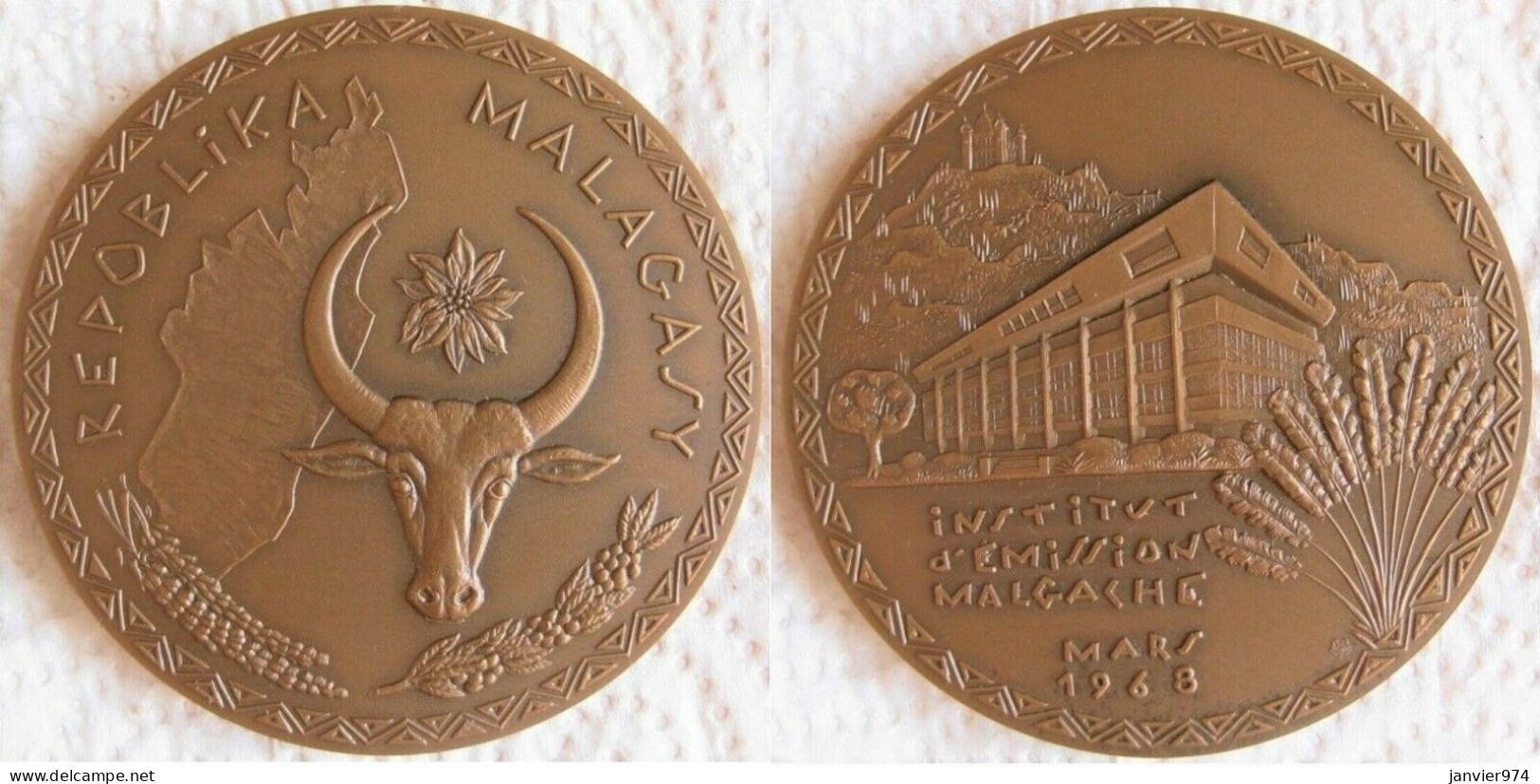 Madagascar Médaille En Bronze Institut Émission Malgache 1970 Banque Centrale,  Gravée Par La Monnaie De Paris - Professionnels / De Société