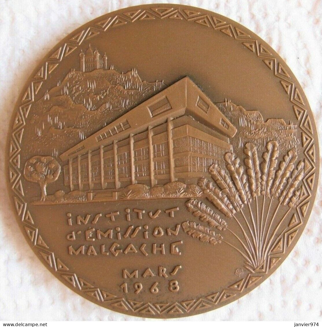 Madagascar Médaille En Bronze Institut Émission Malgache 1970 Banque Centrale,  Gravée Par La Monnaie De Paris - Gewerbliche