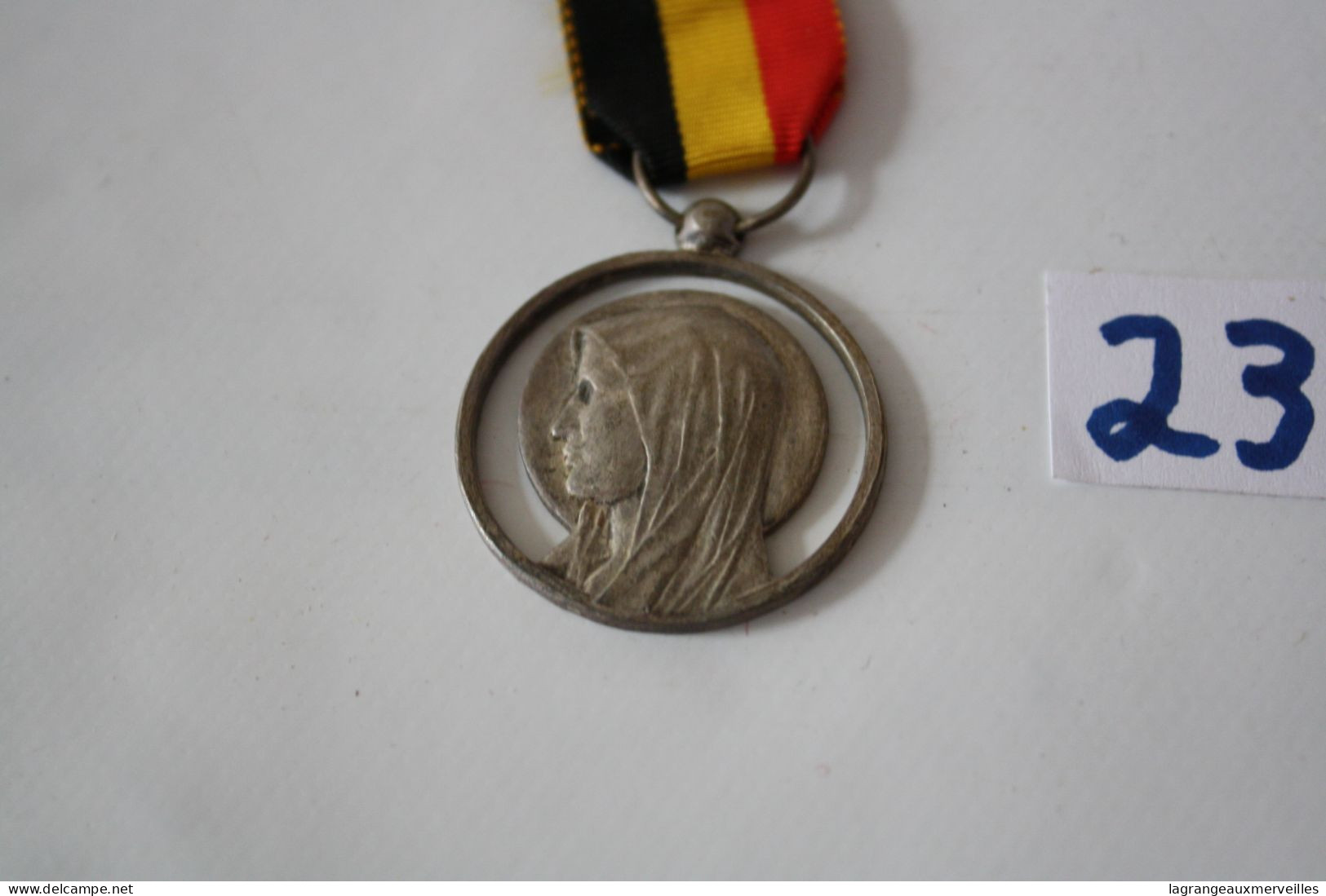 C23 Médaille Pèlerinage - Tournai - Tournay - émaillé - Belgien