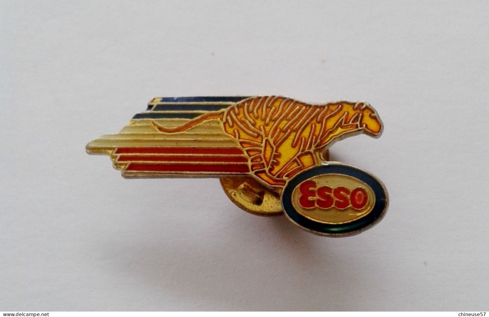 Pin's  Esso Tigre - Carburantes