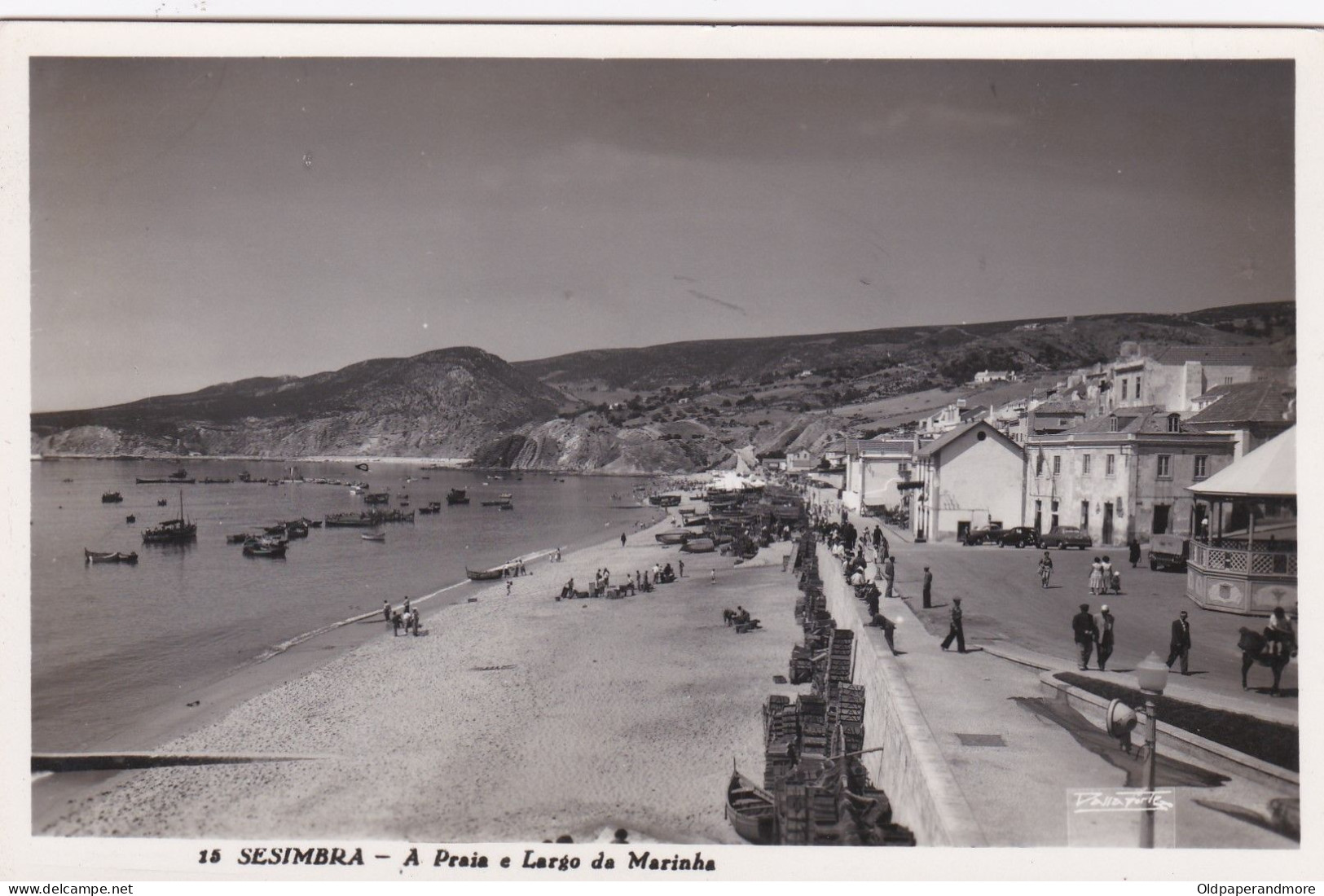 POSTCARD PORTUGAL - SESIMBRA A PRAIA E LARGO DA MARINHA - Setúbal