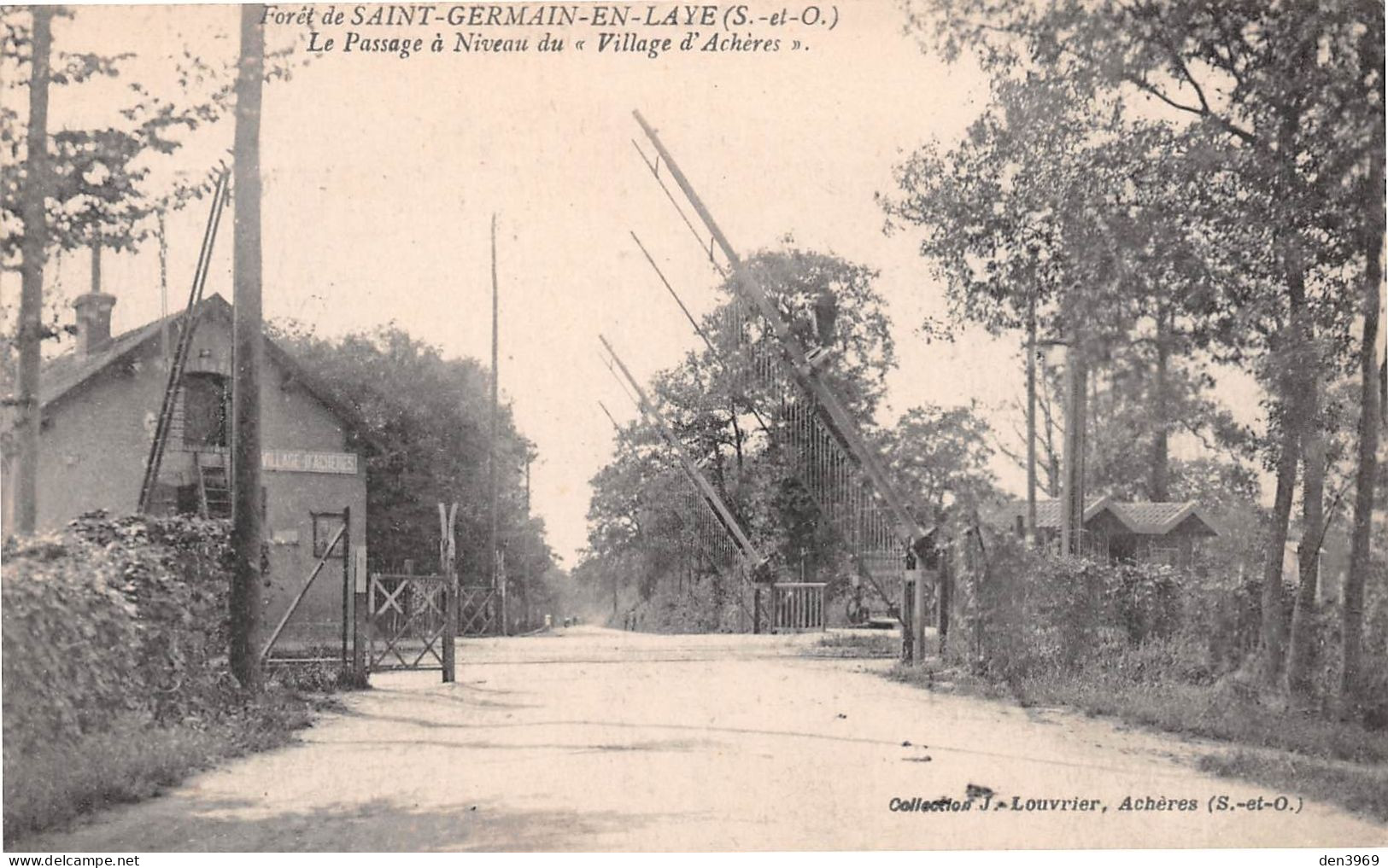 Village D'ACHERES (Yvelines) - Le Passage à Niveau - Voie Ferrée - Forêt De Saint-Germain-en-Laye - Ecrit 1918 (2 Scans) - Acheres