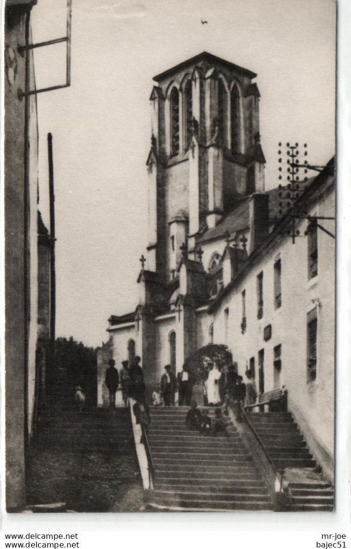 Essoyes - Les Escaliers Et L'église - Essoyes