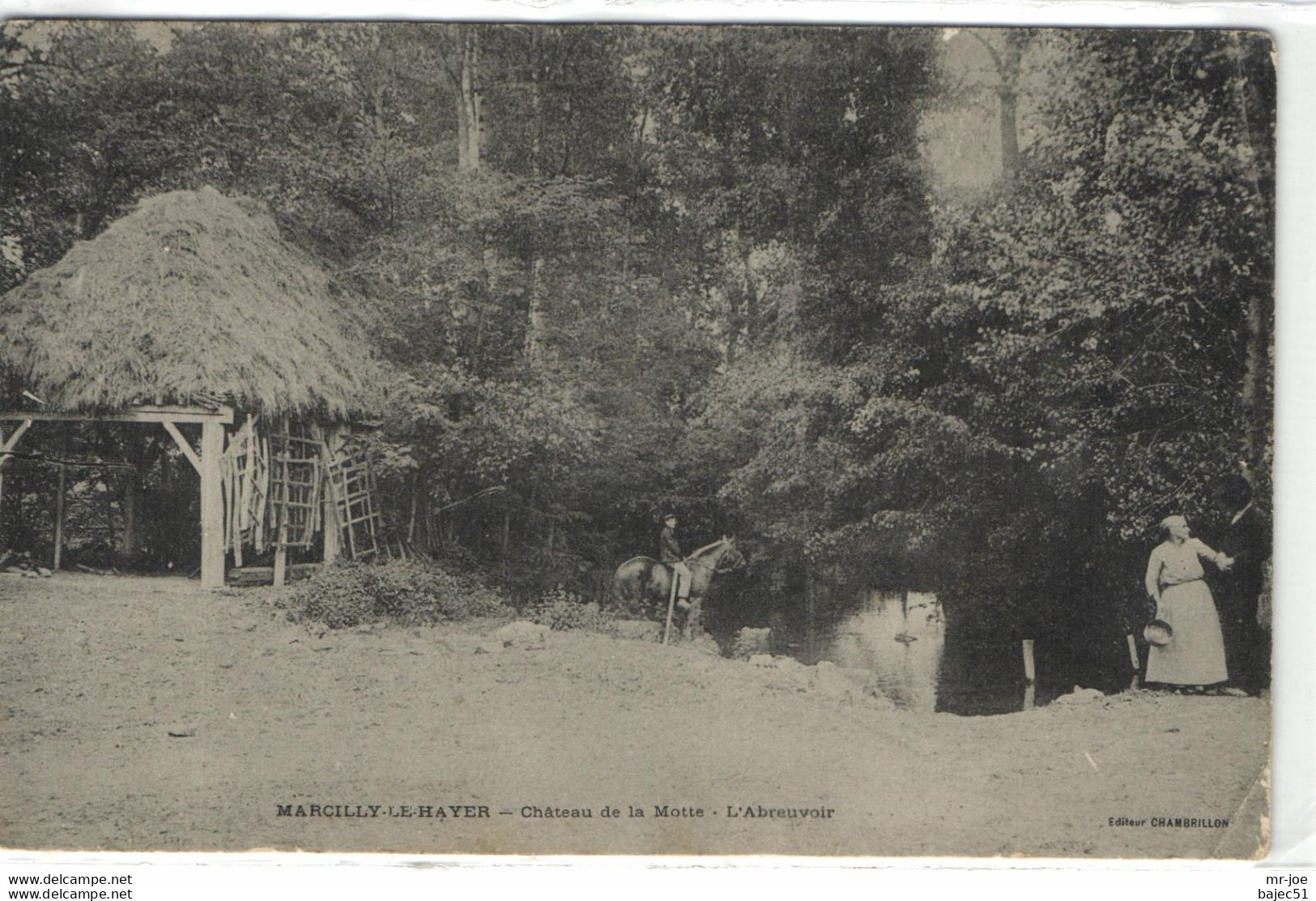 Marcilly Le Hayer - Château De La Motte - L'abreuvoir - Marcilly