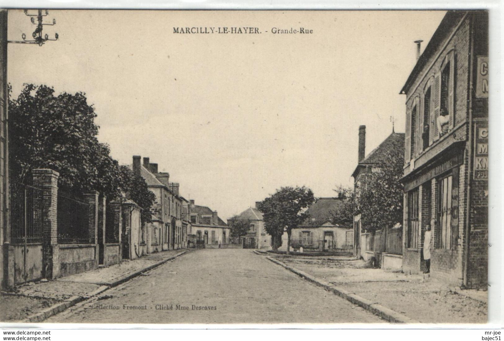 Marcilly Le Hayer - Grande Rue - Marcilly