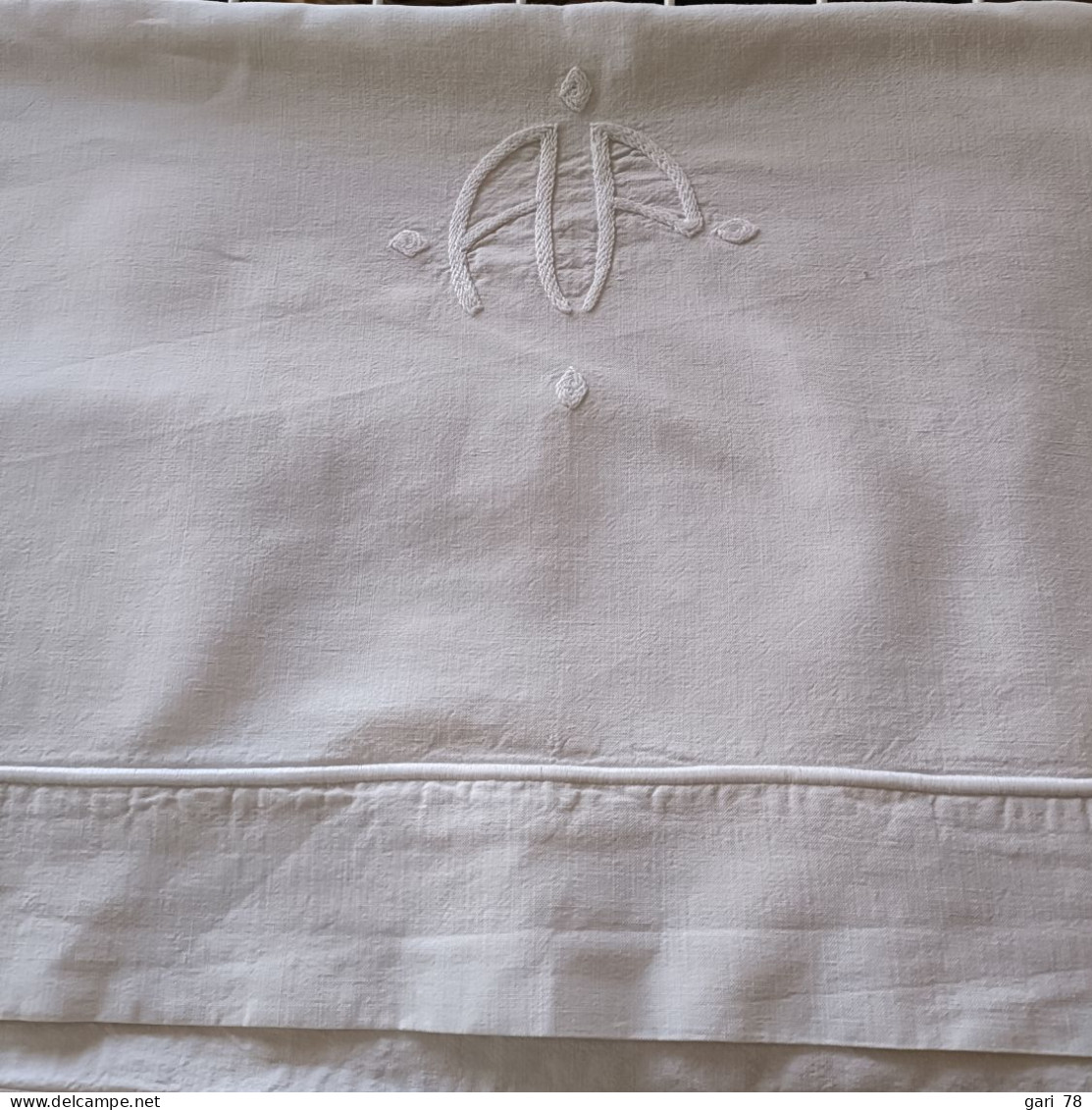 Drap Ancien Monogrammé AP - 1m66 X 2m92 - Tagesdecken/Überwürfe