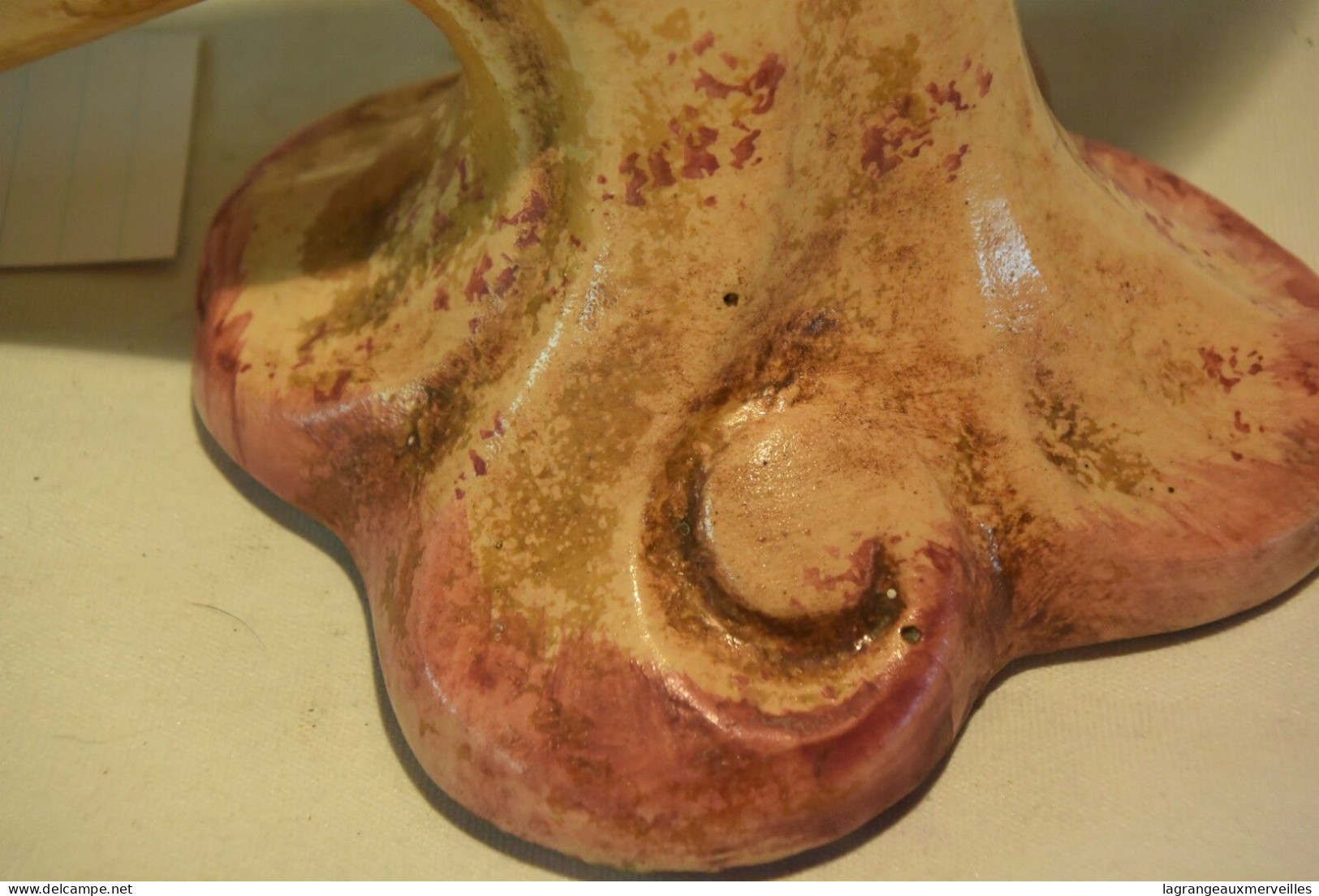 C12 Magnifique vase en forme de corne d'abondance marquée