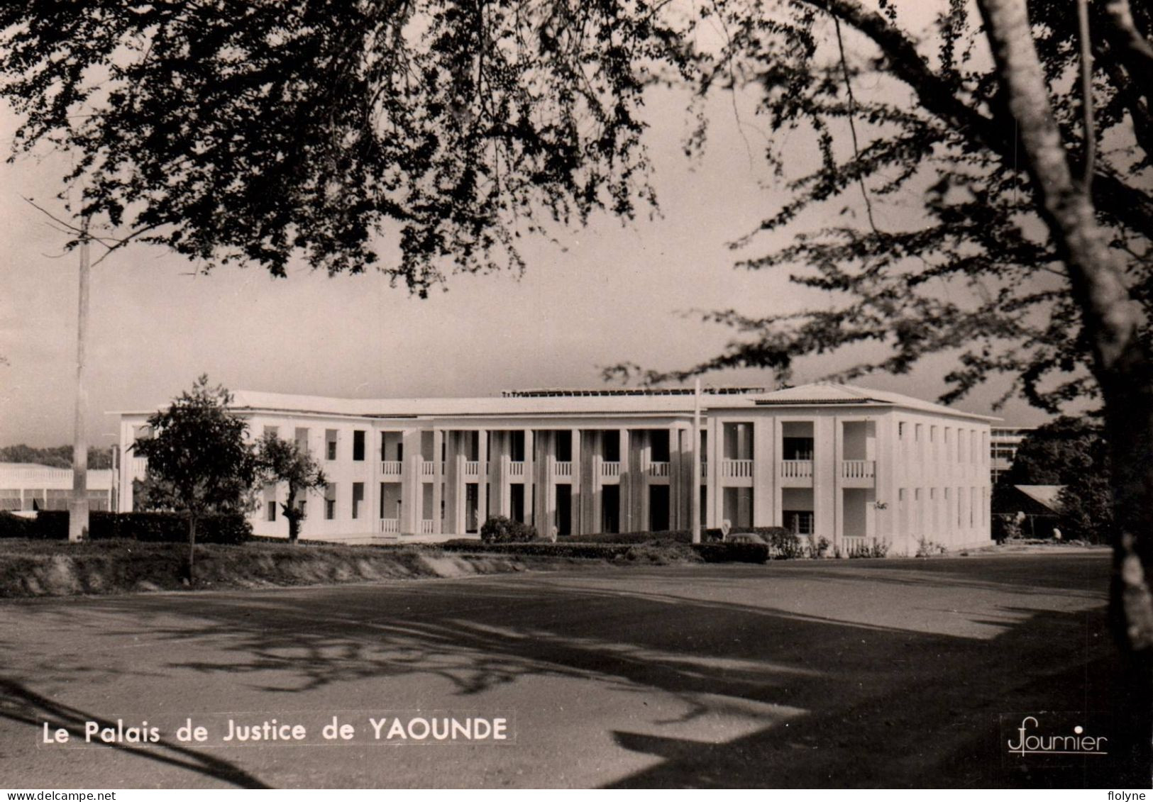 Yaoundé - Place Et Le Palais De Justice - Tribunal - Cameroun - Camerún