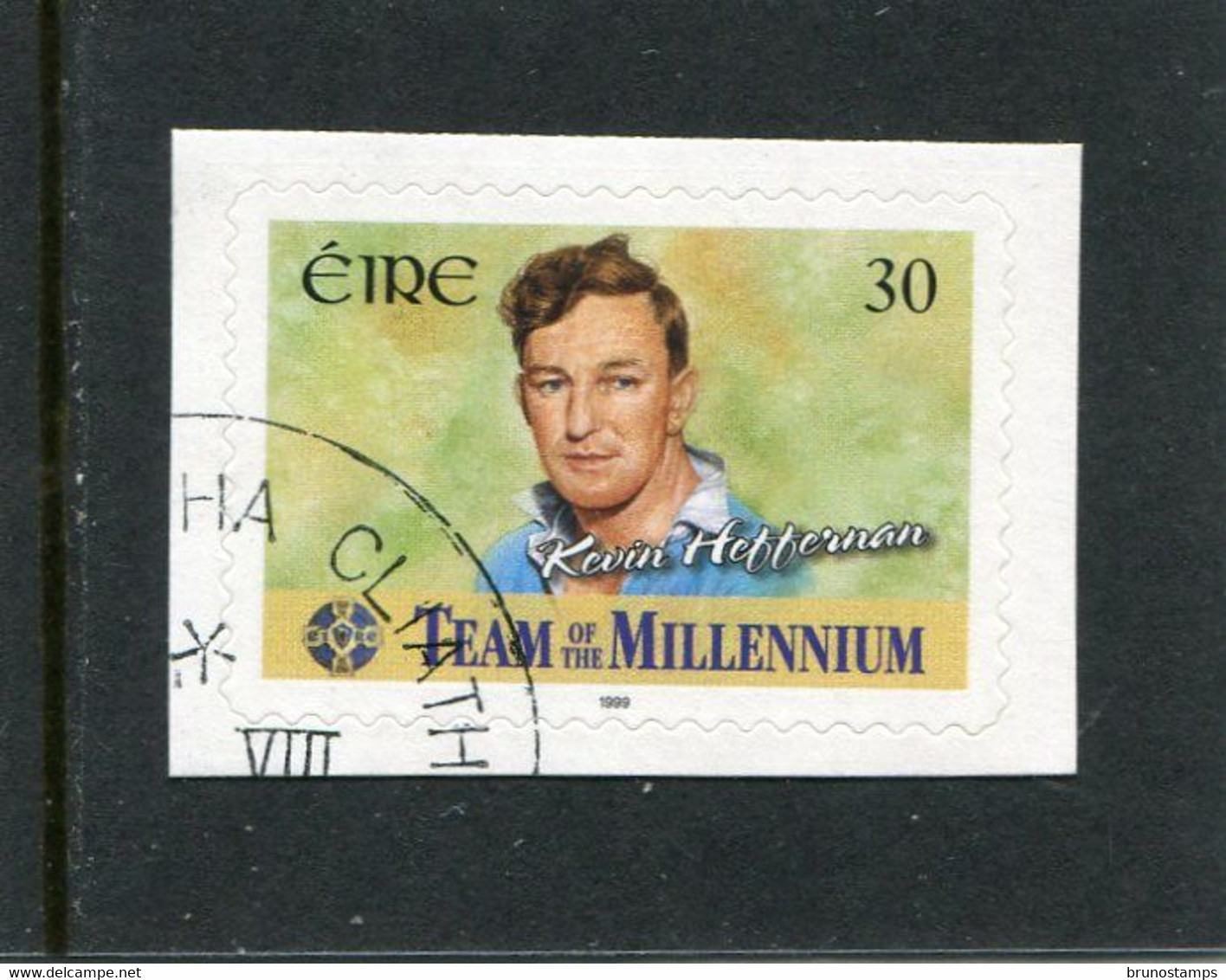 IRELAND/EIRE - 1999  30p  KEVIN  HEFFERNAN  SELF ADHESIVE  FINE USED - Oblitérés