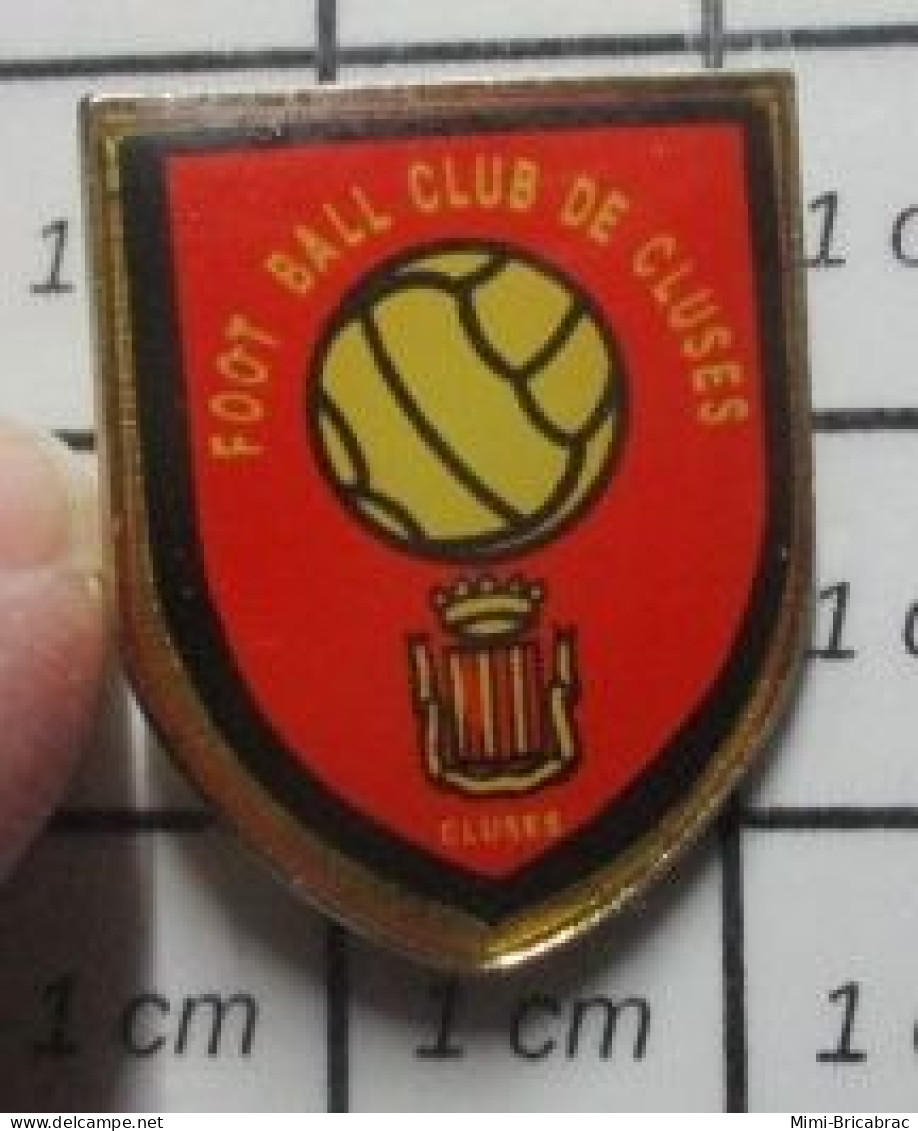 413B Pin's Pins / Beau Et Rare / THEME : SPORTS / CLUB FOOTBALL CLUSES  Haute-Savoie, En Région Auvergne-Rhône-Alpes - Football