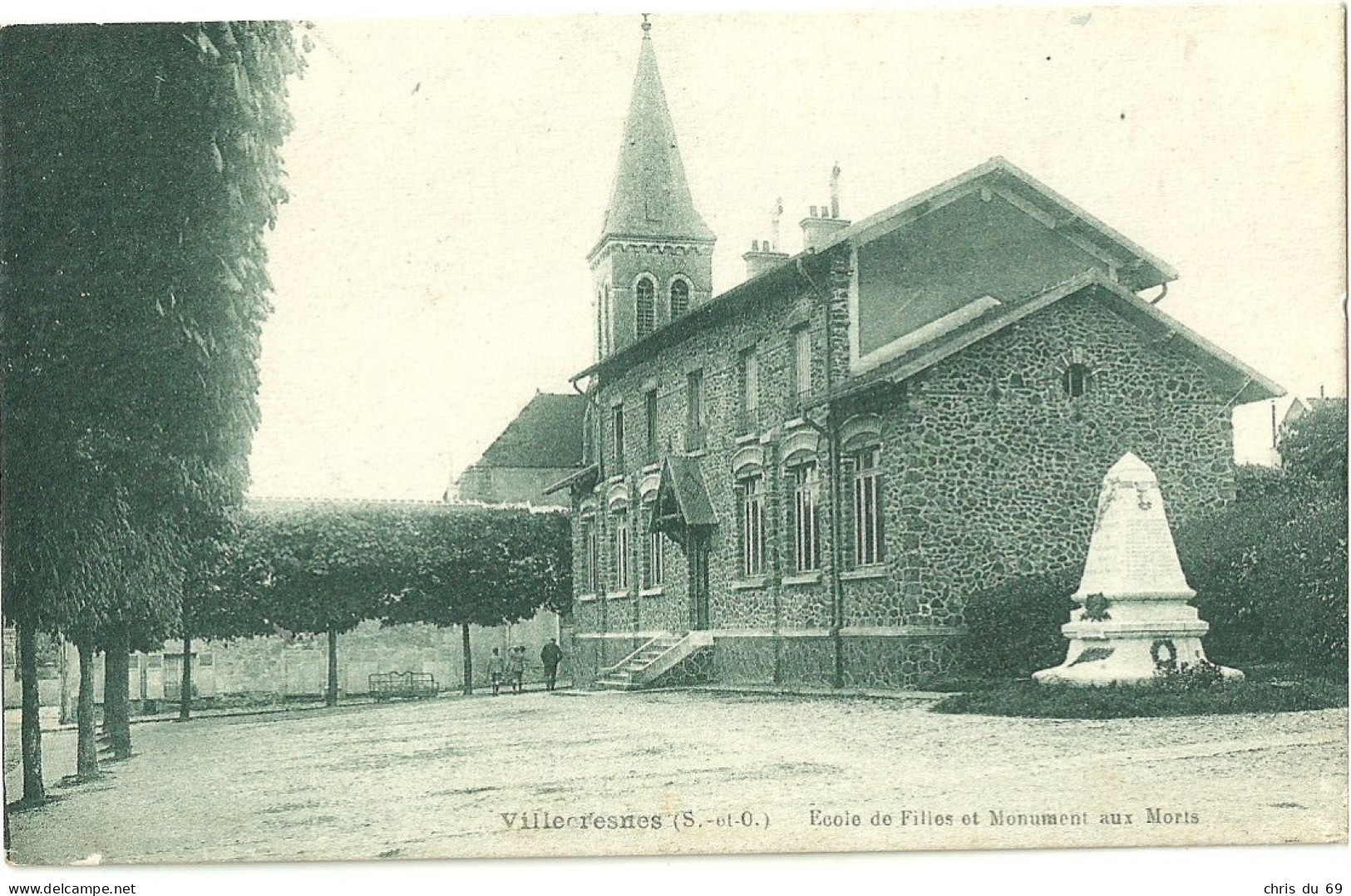 Villecresnes Ecole De Filles Et Monument Aux Morts - Villecresnes