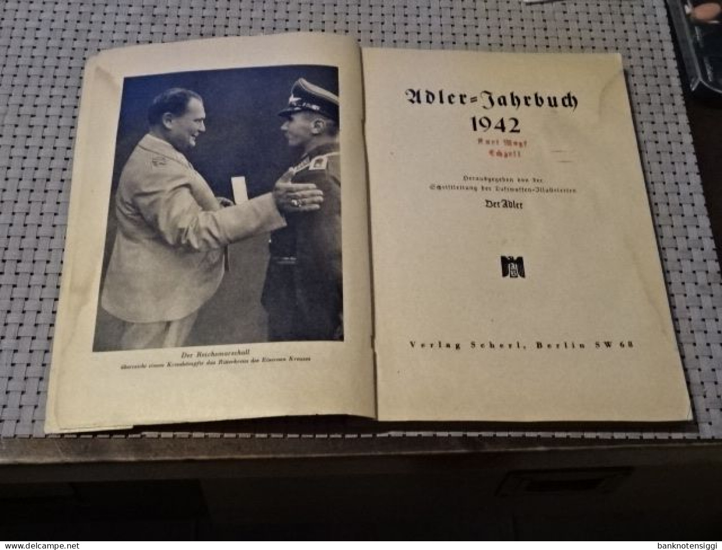 1 Buch  "Adler- Jahrbuch 1942" - Aviazione