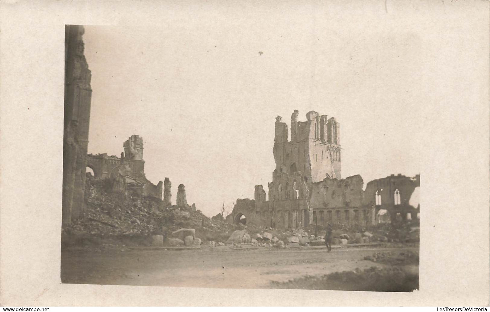 BATIMENTS ET ARCHITECTURE - Vue Sur Les Ruines D'un Château - Carte Postale Ancienne - Castles