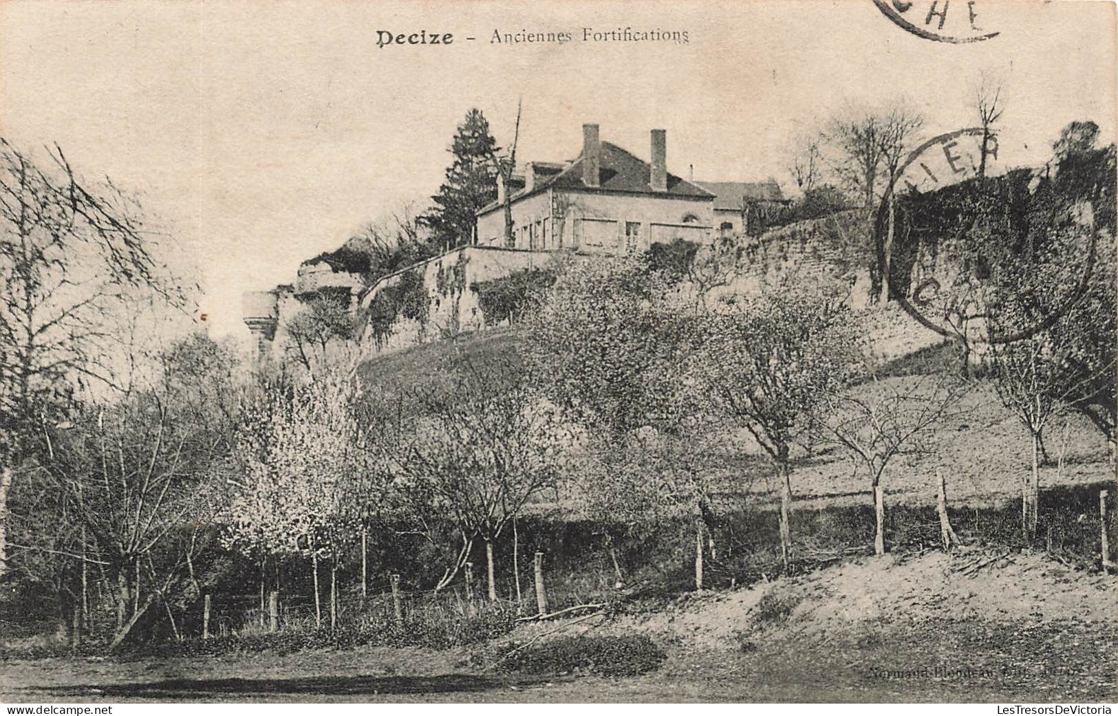 FRANCE - Decize - Vue Sur Les Anciennes Fortifications - Carte Postale Ancienne - Decize